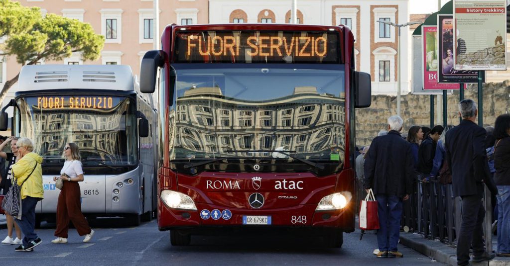 Oggi sciopero bus e metro senza fasce di garanzia, da Roma a Milano ecco i servizi garantiti