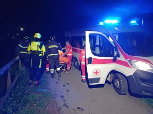 Grave incidente a Mendrisio, schianto frontale tra due auto: due morti e una donna in fin vita