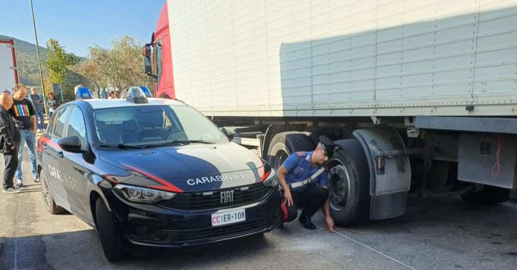 Schiacciato da un camion in azienda, imprenditore muore nel sud della Sardegna