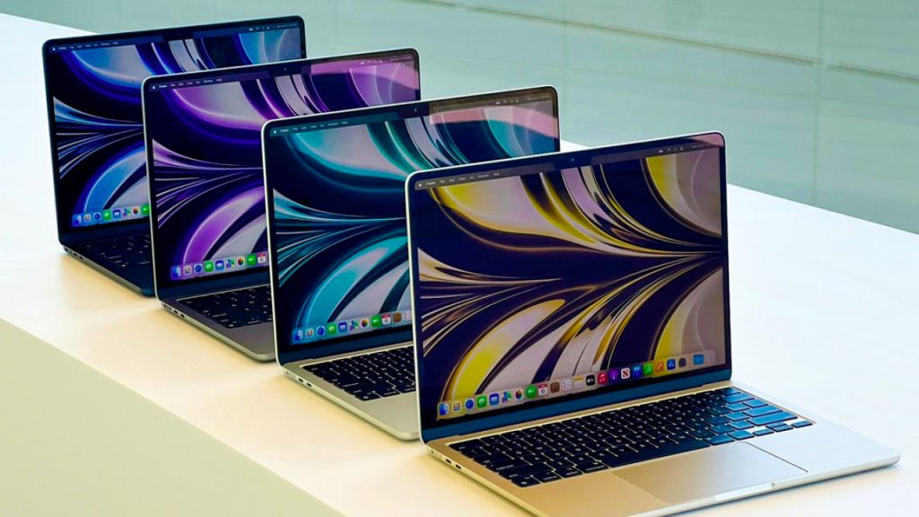 MacBook Air 2022 con Chip M2 scende a meno di 900 euro: non c&#8217;è occasione migliore per entrare nel mondo MacBook