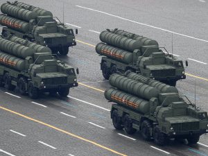 Missili S-400 russi per gli Usa e F-35 in Turchia: cosa c’è dietro lo strano scambio