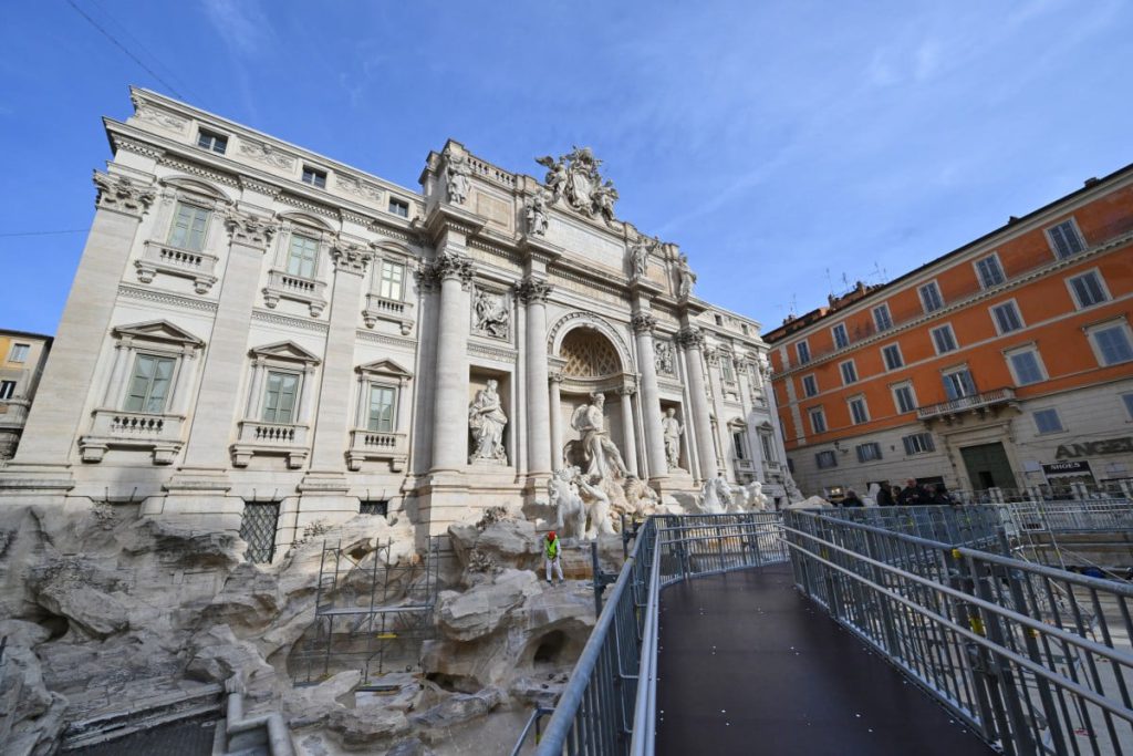 Rome&#8217;s Trevi Fountain unveils tourist catwalk amid cleaning operations