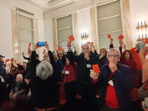 San Siro, i comitati “sì Meazza” fischiano Sala in consiglio comunale