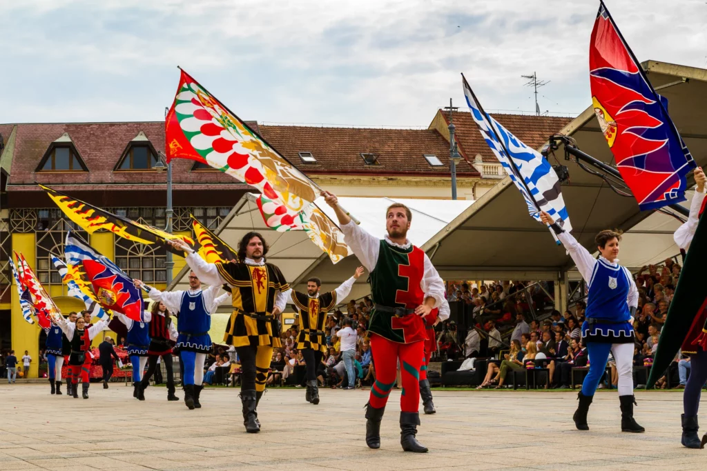 La Magia degli Sbandieratori a Venaria Anteprima di un Futuro Sportivo Brillante